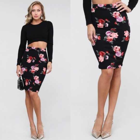 Fashionomics Dresses & Skirts - 🌸 Floral Pencil Skirt 🌺